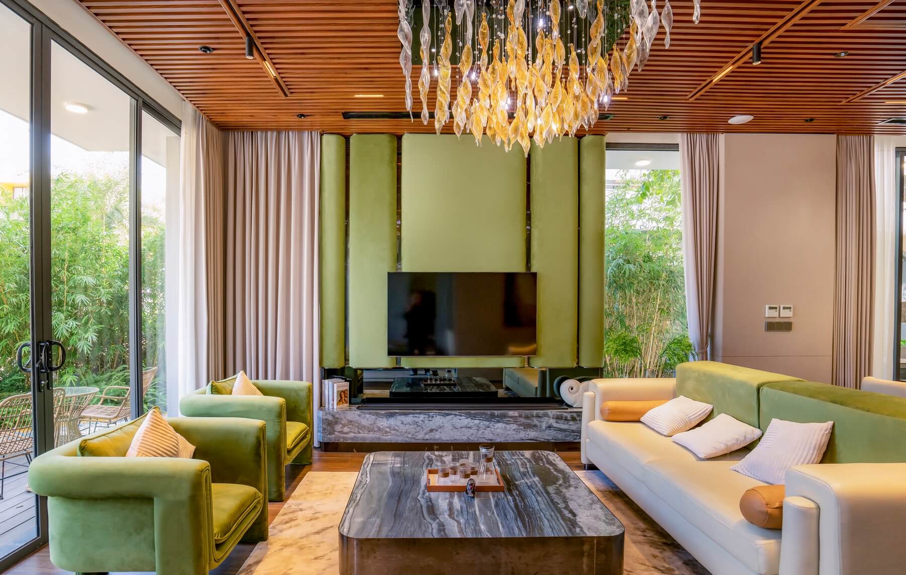Flamingo Golden Hill