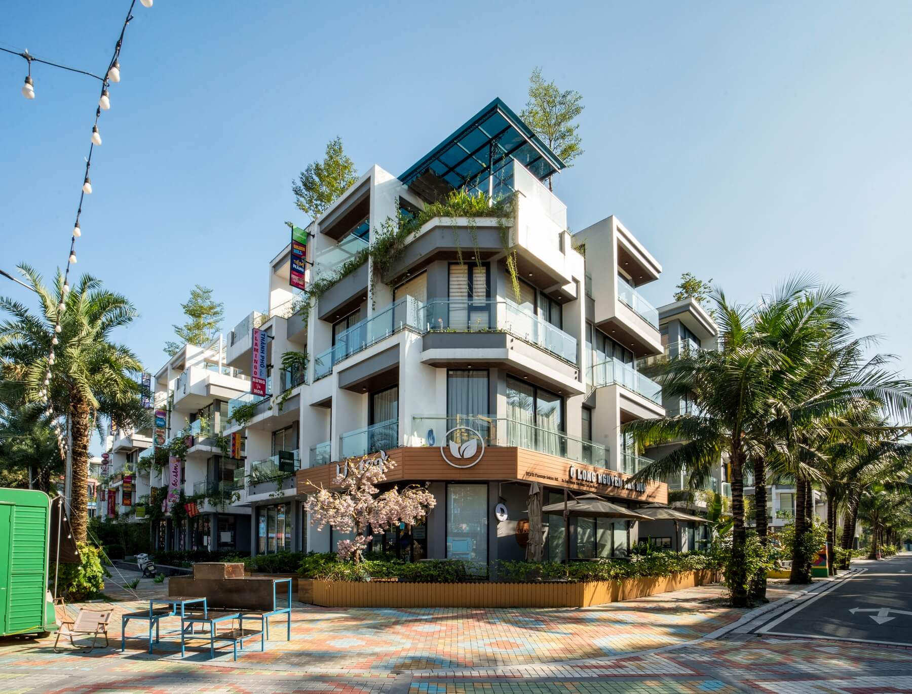 Flamingo Golden Hill